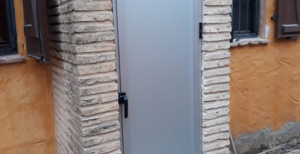 Carpintería de aluminio en el puerto de santa maria