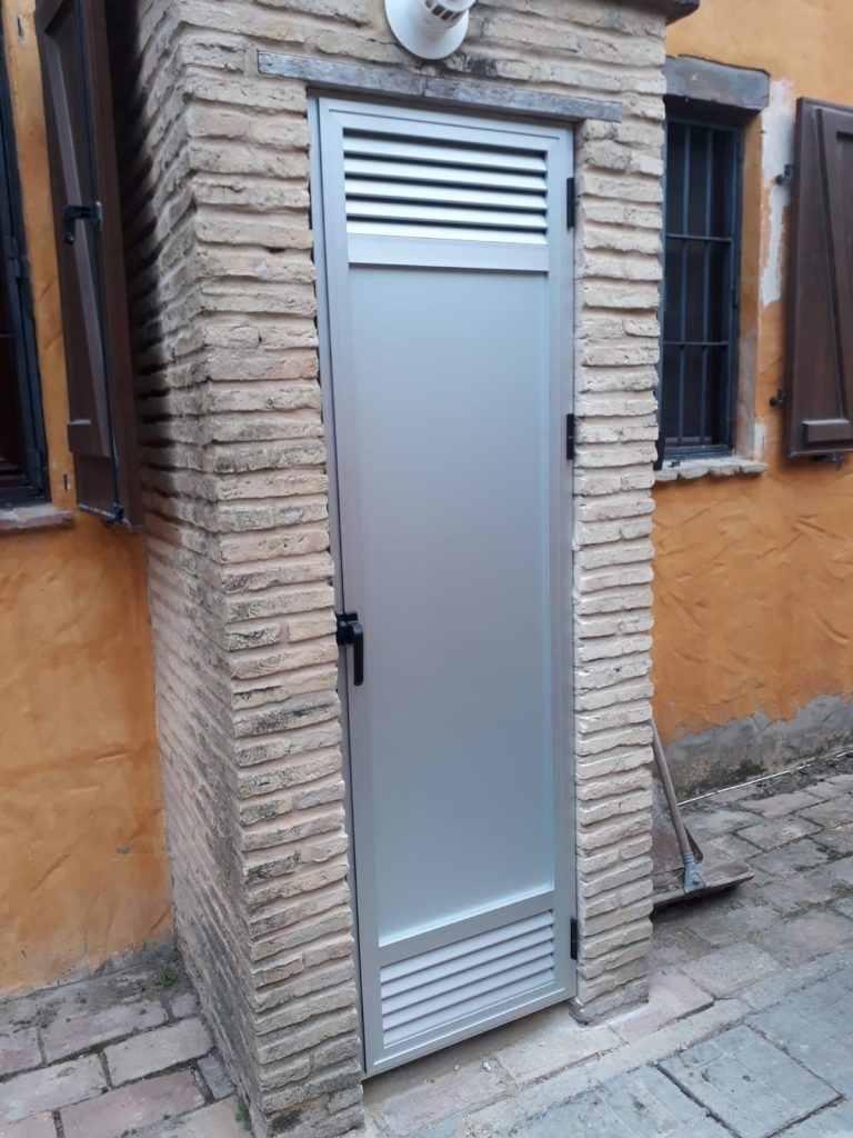 Carpintería de aluminio en el puerto de santa maria