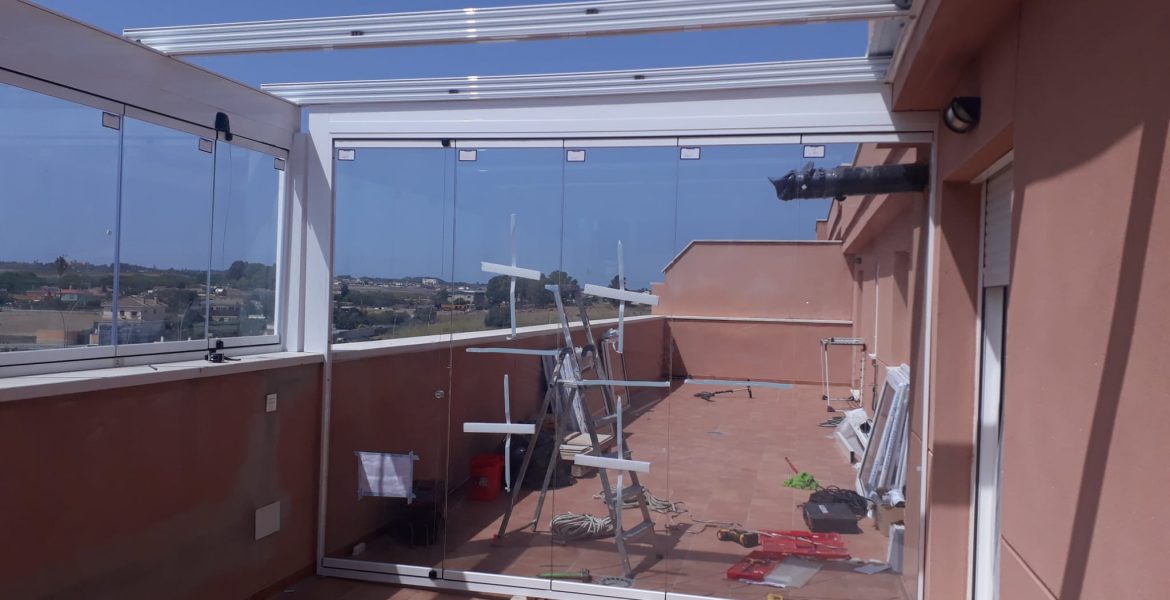 Instalación techo de cristal y cortina de cristal