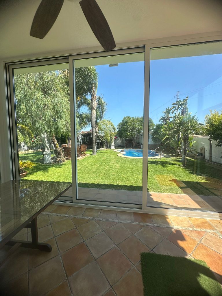 Ventanas correderas de aluminio en El Puerto de Santa María