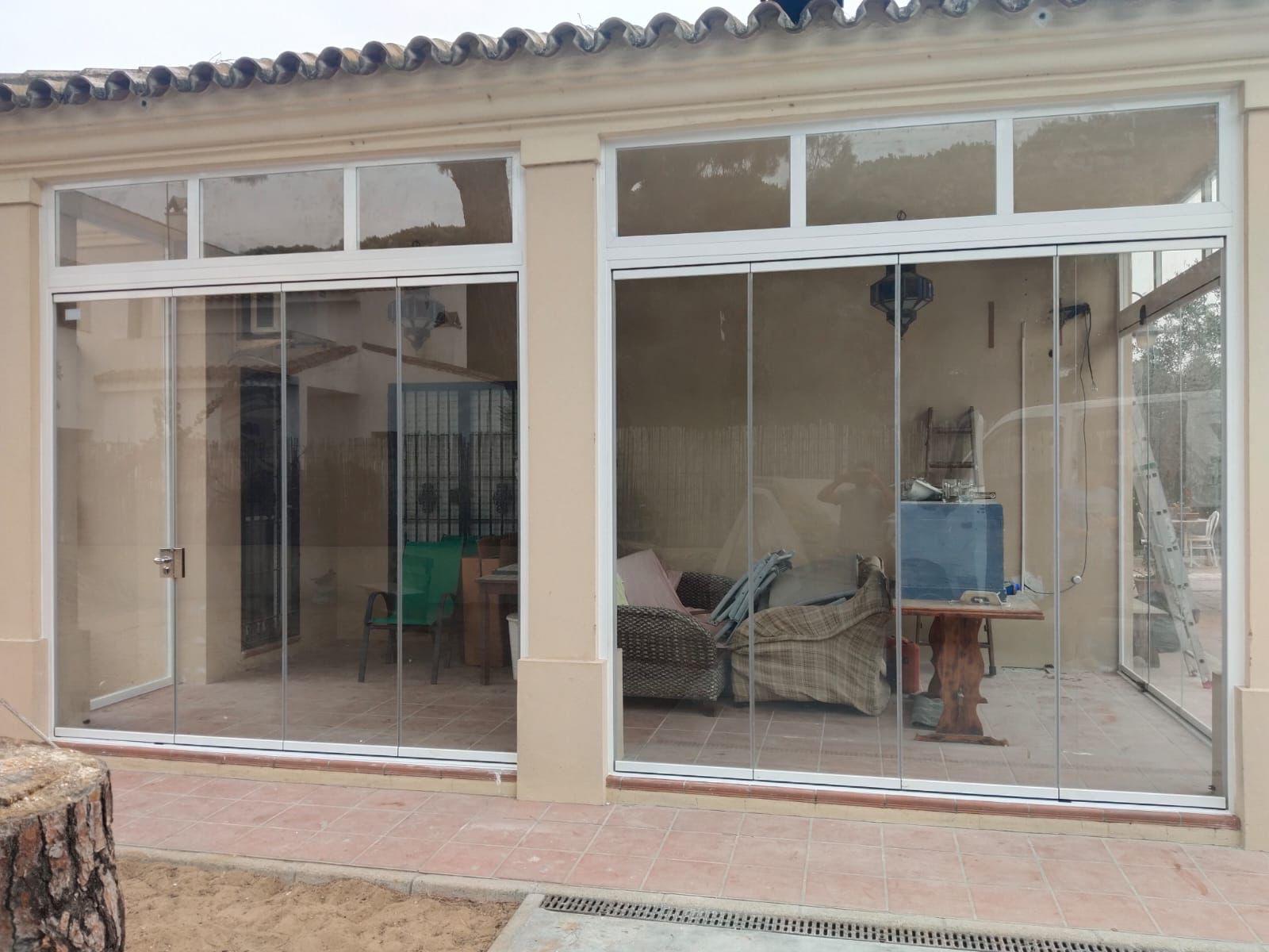 Proyecto de cortinas de cristal en una vivienda de El Puerto de Santa María