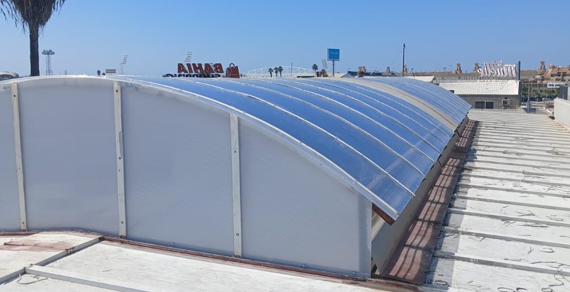 Aricruz Aluminio. Carpintería metálica a medida en Cádiz.