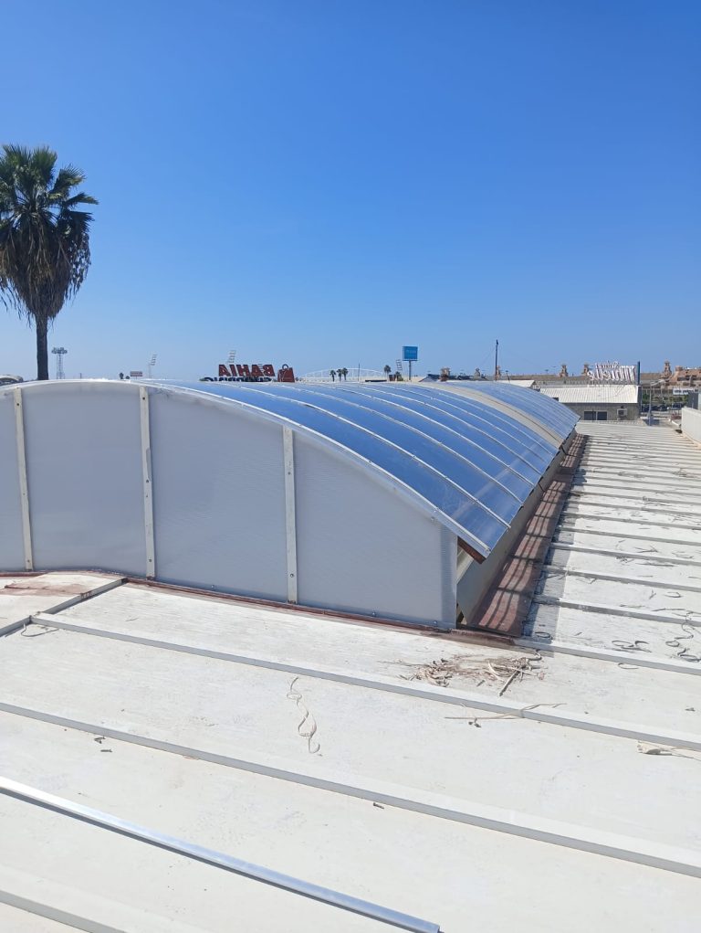 Aricruz Aluminio. Carpintería metálica a medida en Cádiz.