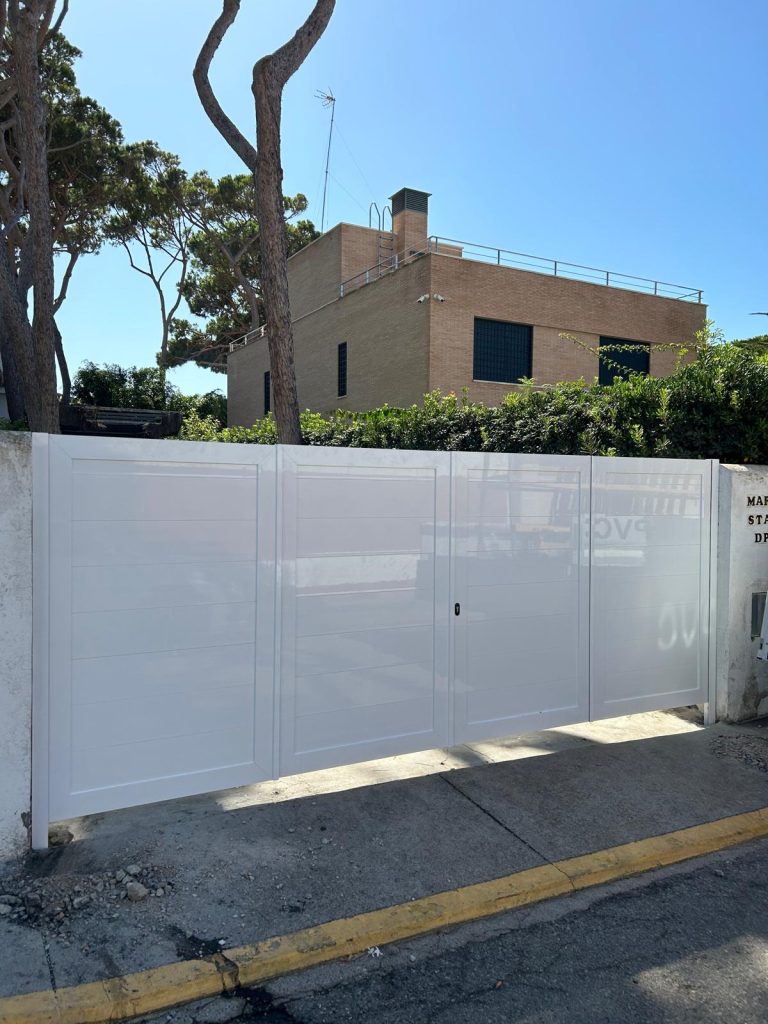instalación en el puerto de puerta de 4 hojas abatibles