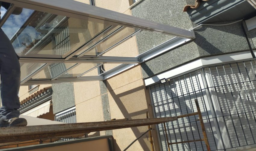 Carpintería metálica en Jerez y cristalería. Carpinteria de aluminio en Jerez