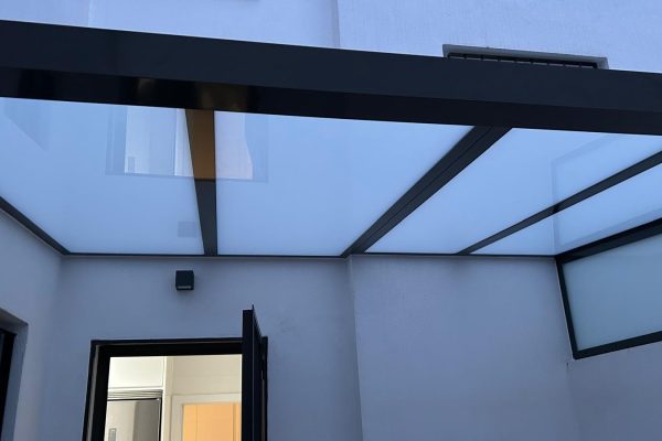 Techos fijos aluminio y vidrio en Jerez de la Frontera