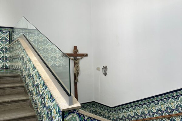 Barandilla de vidrio en Escalera. EL puerto de santa María