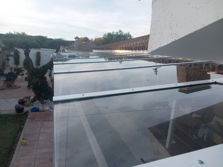 proyecto en aluminio y cristalería en El Puerto de Santa María