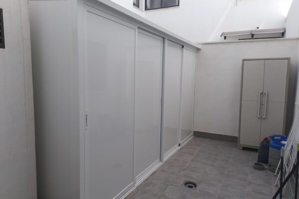 Muebles de aluminio a medida en Jerez de la Frontera. Aricruz.