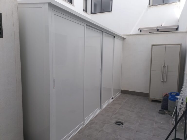 Muebles de aluminio a medida en Jerez de la Frontera. Aricruz.