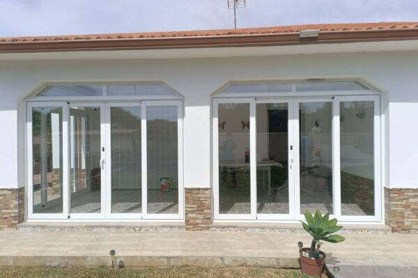 Instalación de cerramientos de terraza en Puerto Real. Aricruz.