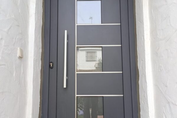 Puerta de entrada PVC Aricruz Aluminio