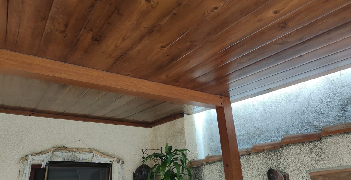 Techo fijo de aluminio en San fernando Imitación Madera