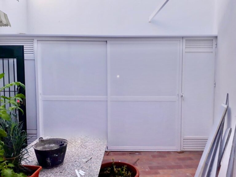 Muebles a medida en aluminio para todo tipo de espacios. Aricruz Aluminio.