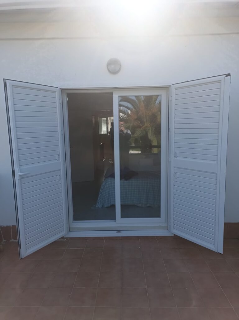 Trabajos en Aluminio en Rota Aricruz Aluminio