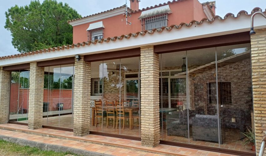 cortinas de cristal para porches en vivienda. Aricruz Aluminio