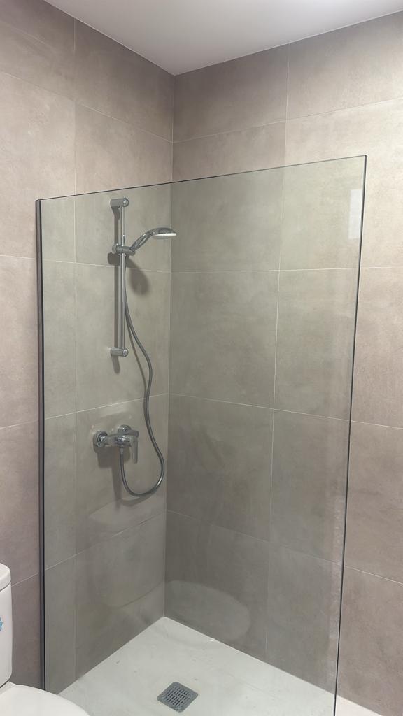 Mampara de cristal para ducha a medida