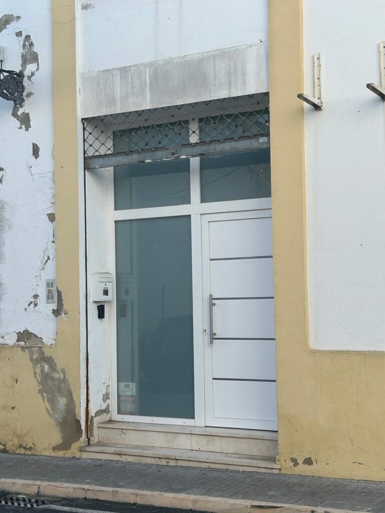 Puerta de entrada de PVC