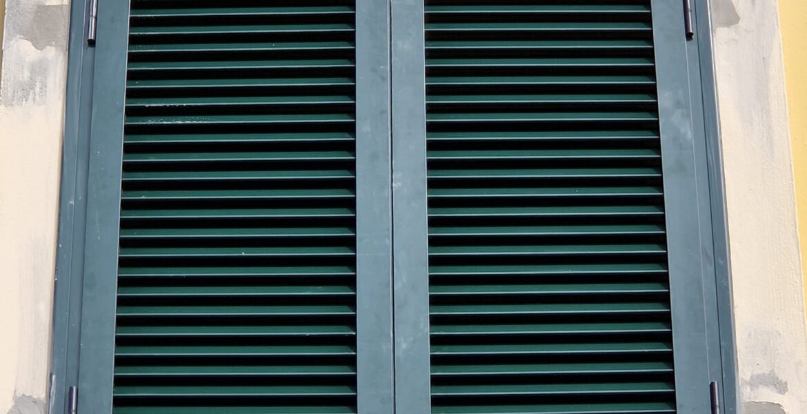Mallorquina abatible de aluminio color verde