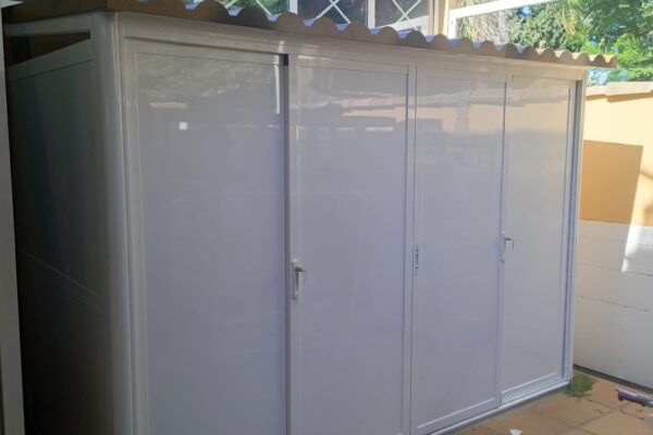 Mueble para exterior de aluminio blanco