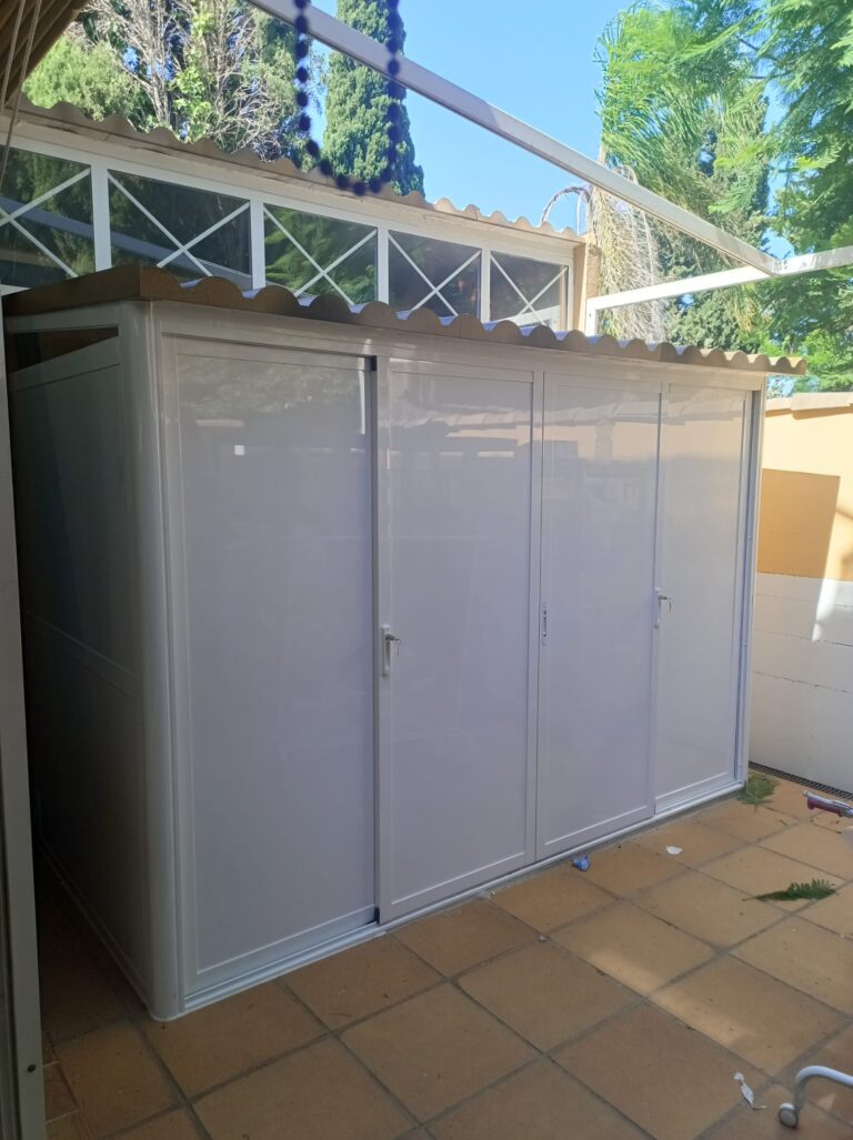 Mueble para exterior de aluminio blanco