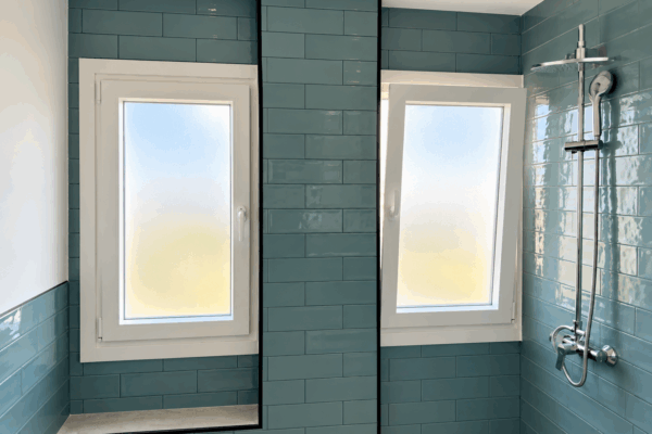Ventanas de aluminio en El baño Cádiz